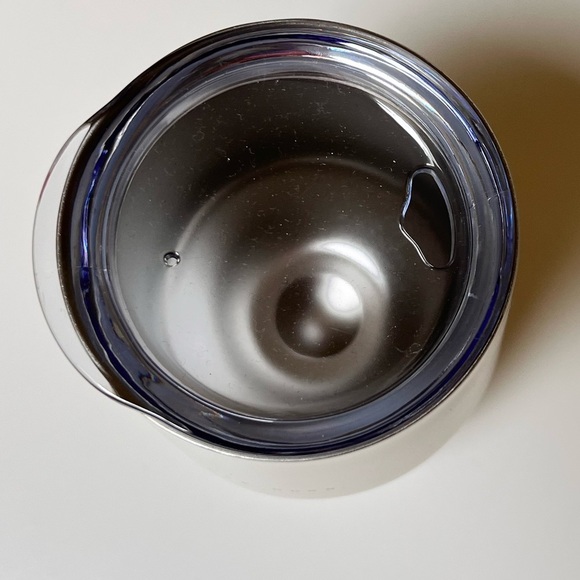 ❗️4/$65❗️Rae Dunn red lips insulated 12 oz. wine tumbler glass. “MUAH” - Picture 4 of 6